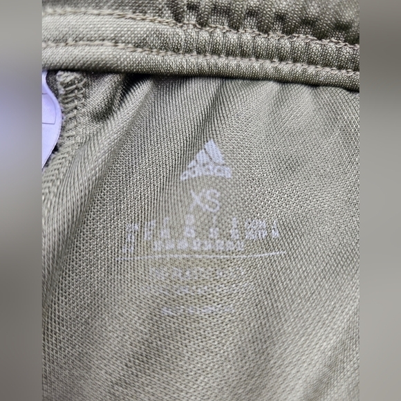 Adidas Originals Womens Size XS Olive AeroReady Pants with Matching Crop Top - Picture 6 of 11